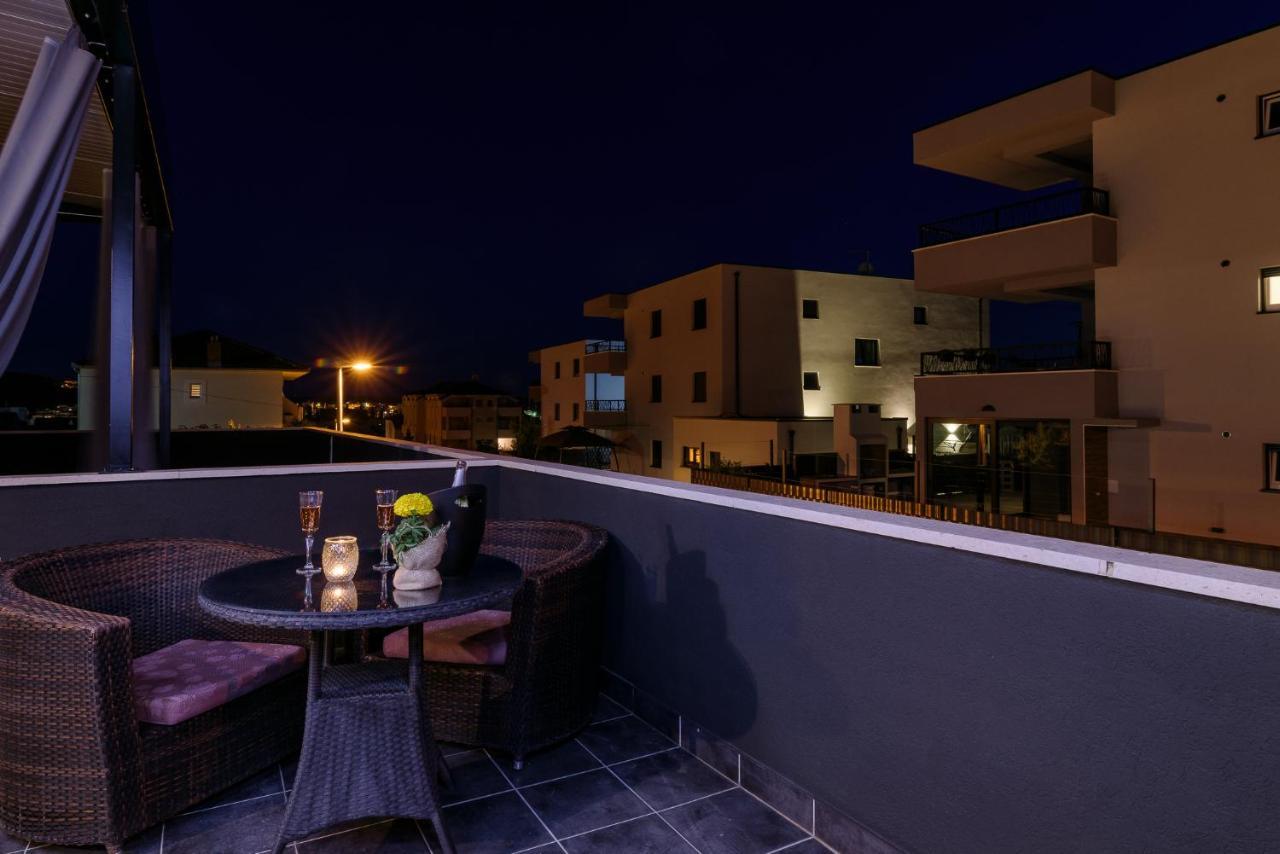 Vila White Trogir Exterior foto